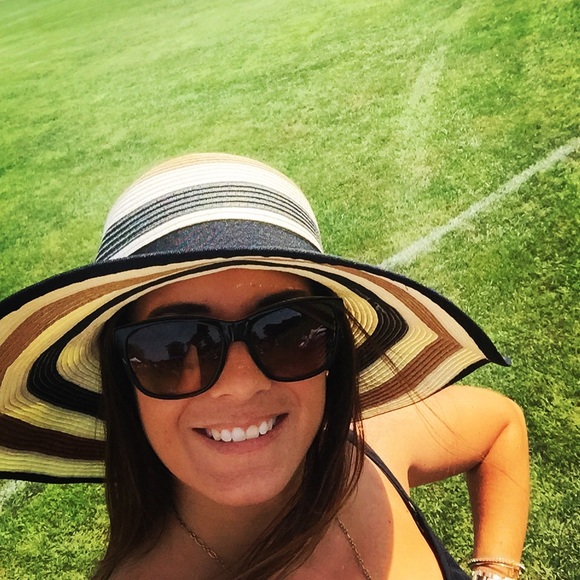 Meet you Posher, Erica - Picture 4 of 6